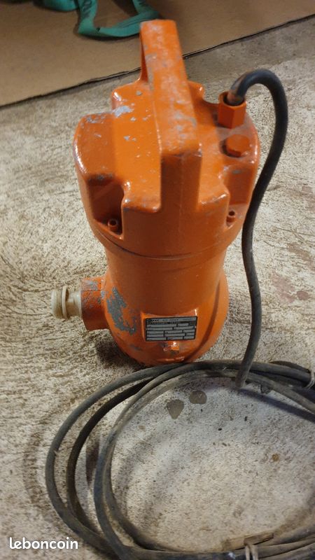 Pompe vide cave 380v 1.5cv 1100w très bon état (image 1)