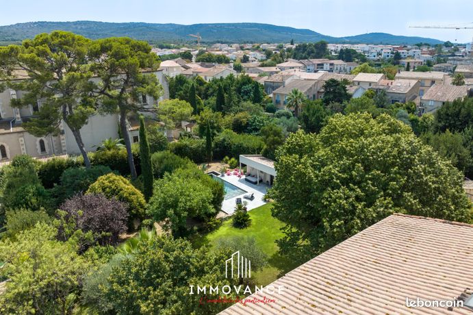 Maison 12 pièces 518 m²