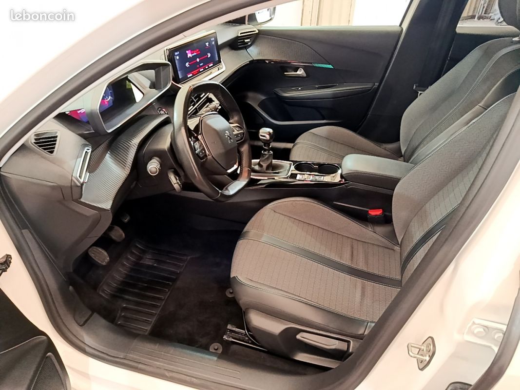 Peugeot 208 (2) PureTech 100 Allure Business (image 31)