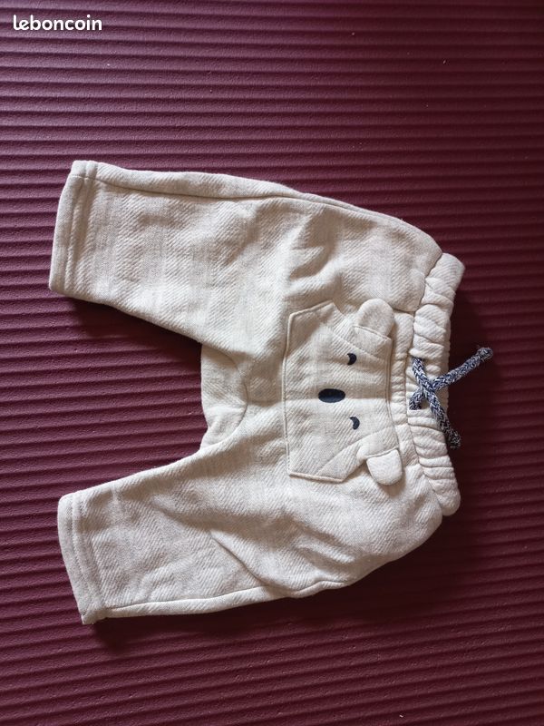 Pantalon tape à l'œil neuf sans etiquette (image 1)
