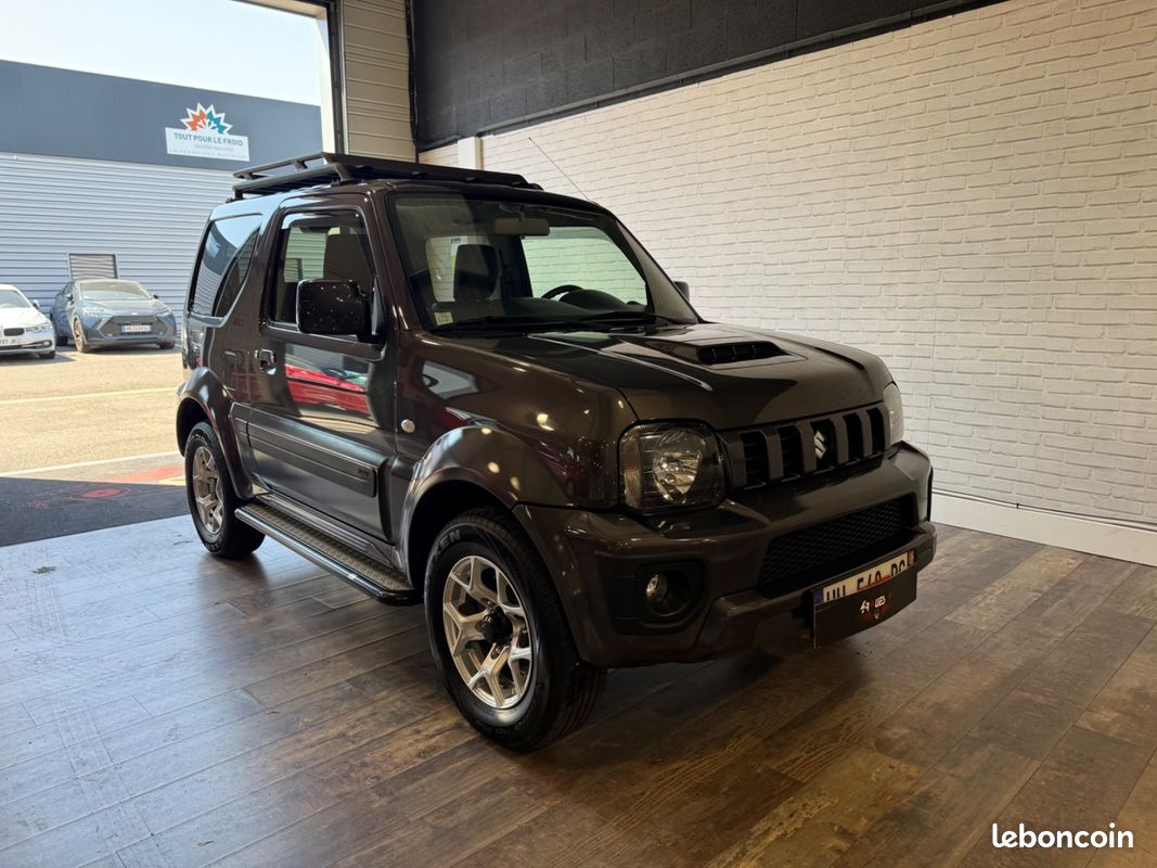 SUZUKI JIMNY JX Ranger Edition 1.3i VVT 86ch SUIVI COMPLET SUZUKI + Attelage + Galerie (image 20)