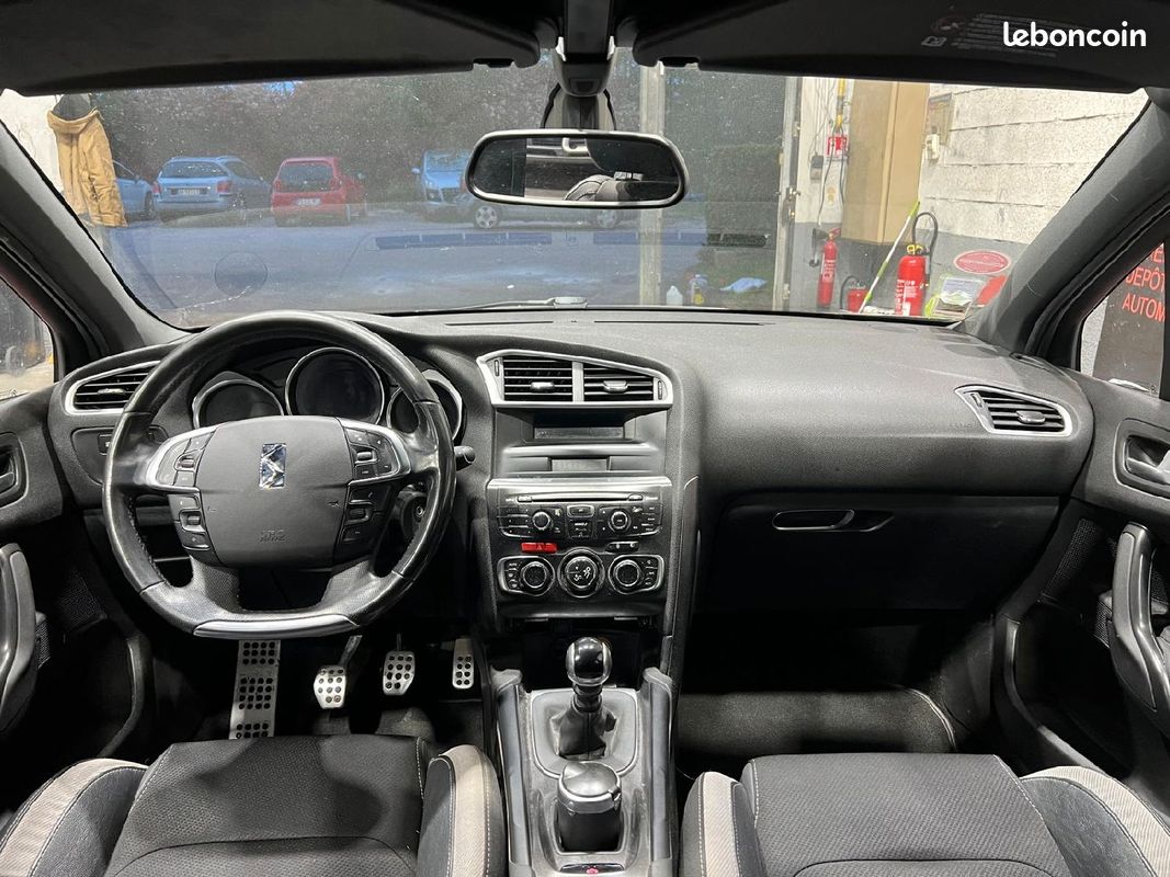 CITROEN DS4 1.6 E-HDI 110 EXECUTIVE, Garantie, 2012 (image 8)