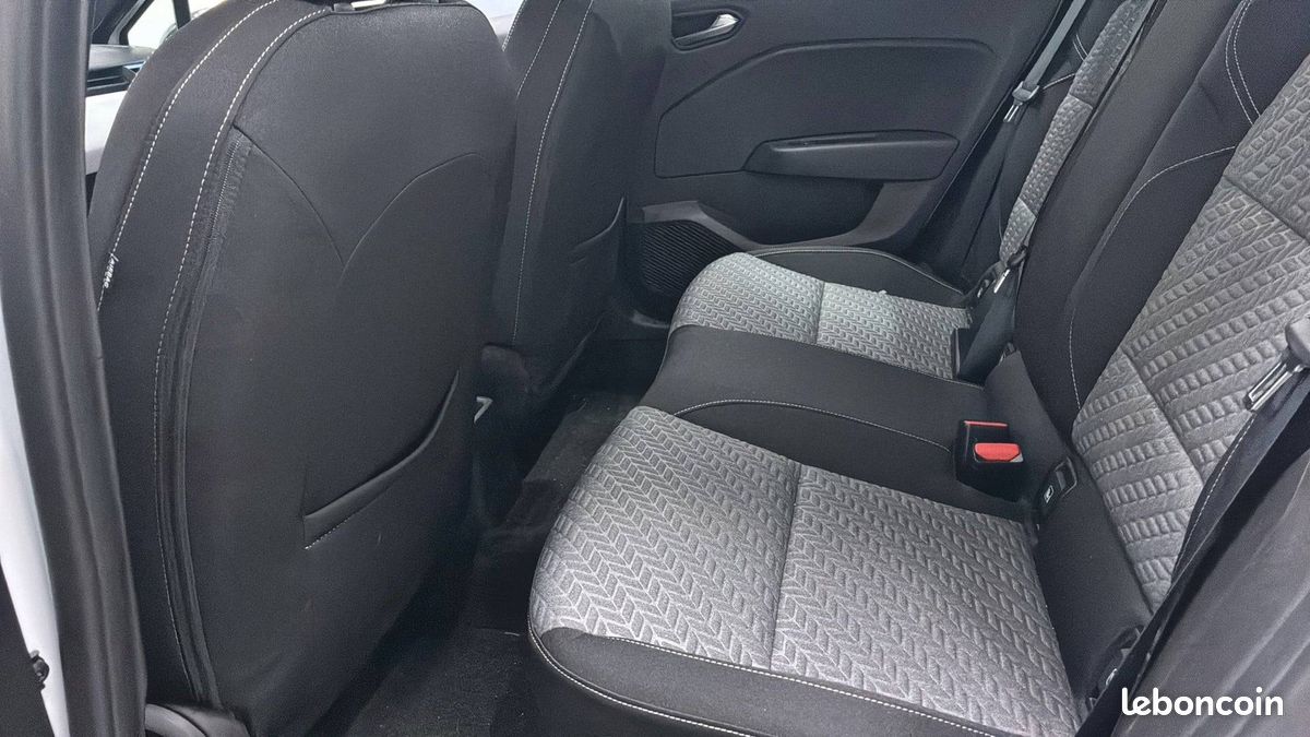 Renault clio tce 90 21n limited (image 13)