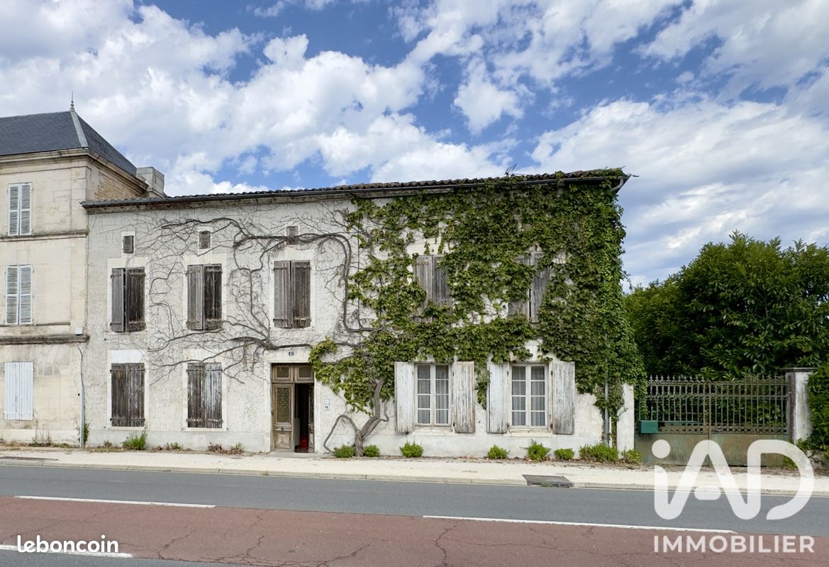 Maison 7 pièces 225 m² · à Barbezieux-Saint-Hilaire · 225 m² · 154 500 €