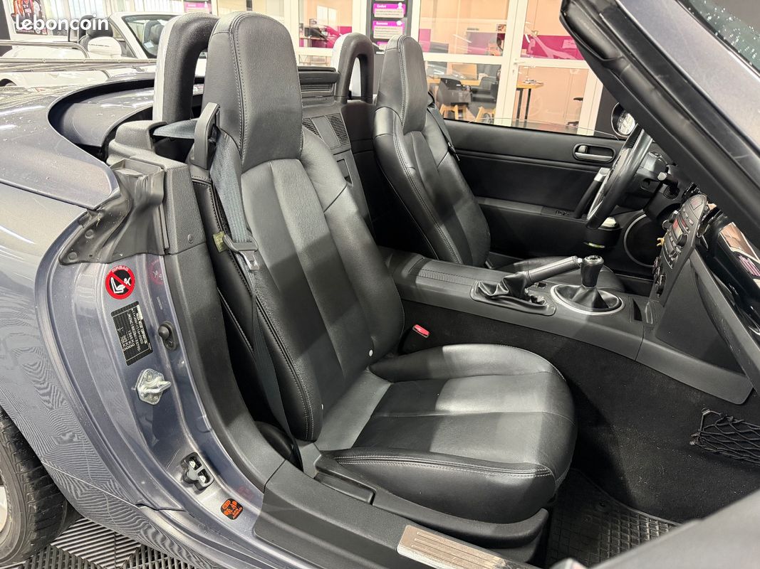MAZDA MX-5 MX5 1.8L Elegance Cuir TOIT RIGIDE RETRACTABLE (image 22)