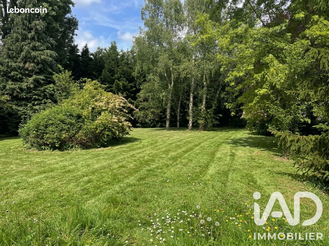 Terrain 2334 m² · à Crouzilles · 2 334 m² · 33 900 €