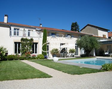 Maison 1 350 000 € - 360 m²