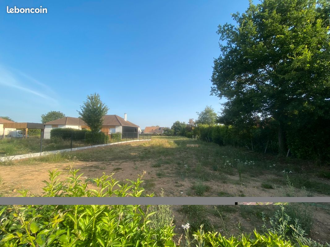NEUVILLE SUR SARTHE - Terrains à bâtir · à Neuville-sur-Sarthe · 70 000 €