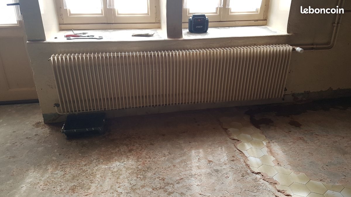 Grand radiateur en fonte (image 1)