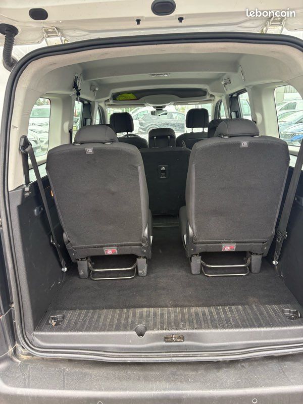 Citroën Berlingo Feel XL 7 places DISTRIBUTION NEUVE – 1.5 BlueHDi 100 BVM5 – Export 8 740 HT (image 10)