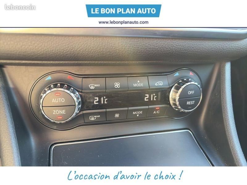 Mercedes-benz GLA 200 Sensation 7G-DCT (image 24)