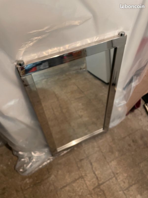 Miroir de salle de bain (image 1)