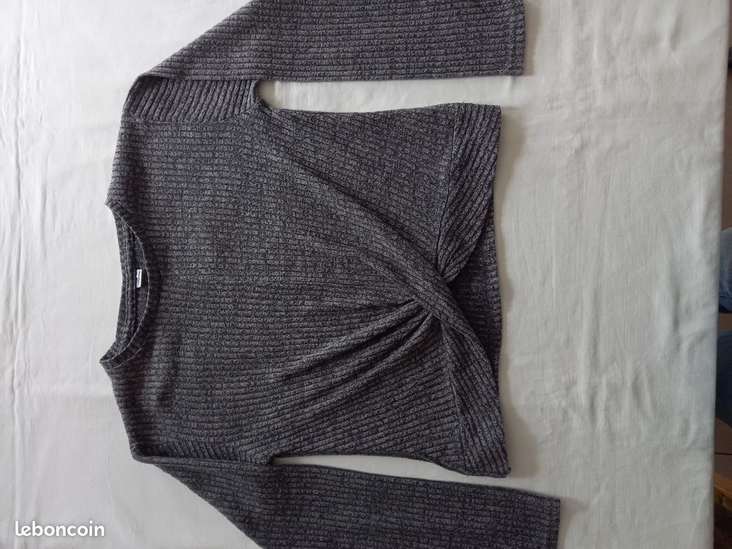 T-shirt manches longues XS (146-152) (NEUF) (image 1)
