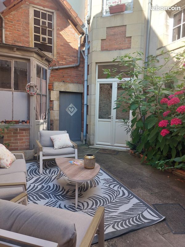Maison 6 pièces 120 m² · à Saint-Amand-Montrond · 120 m² · 80 000 €