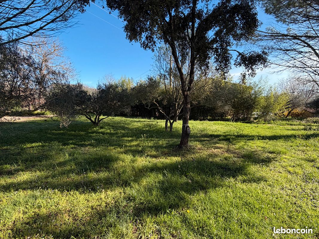 Terrain 1227 m² · à Correns · 1 227 m² · 130 000 €