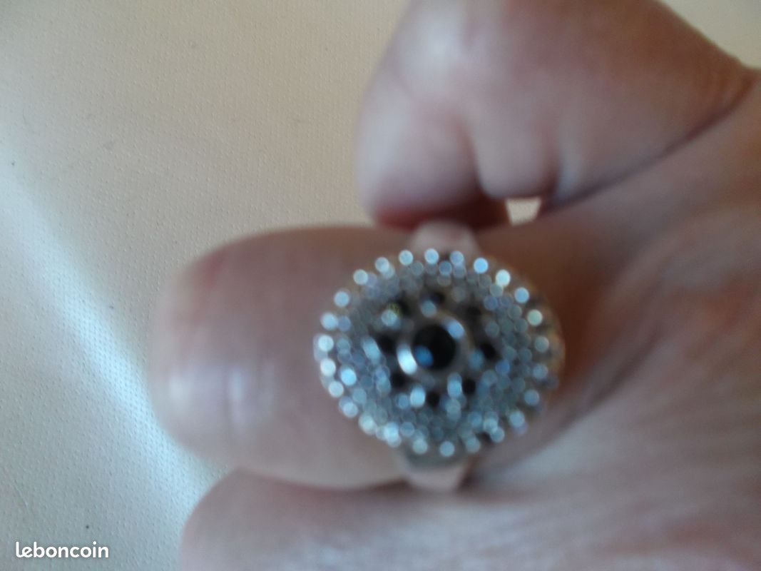 1 belle bague femme fantaisie couleur argent+noir (image 2)