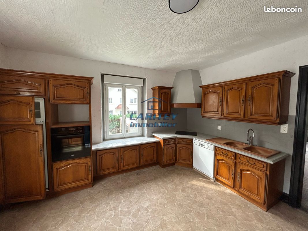 Maison 9 pièces 207 m² · à Ternuay-Melay-et-Saint-Hilaire · 207 m² · 159 000 €