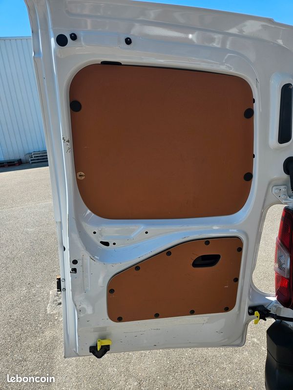 CITROEN BERLINGO VU GENERATION-III FOURGON 1.5 BLUEHDI 100 1000KG M L1 CLUB START-STOp (image 22)