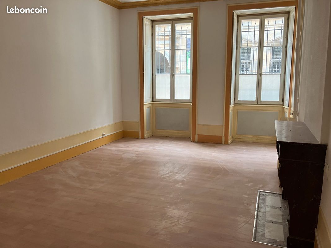 Appartement 4 pièces 147 m² · à Besançon · 147 m² · 1 010 €