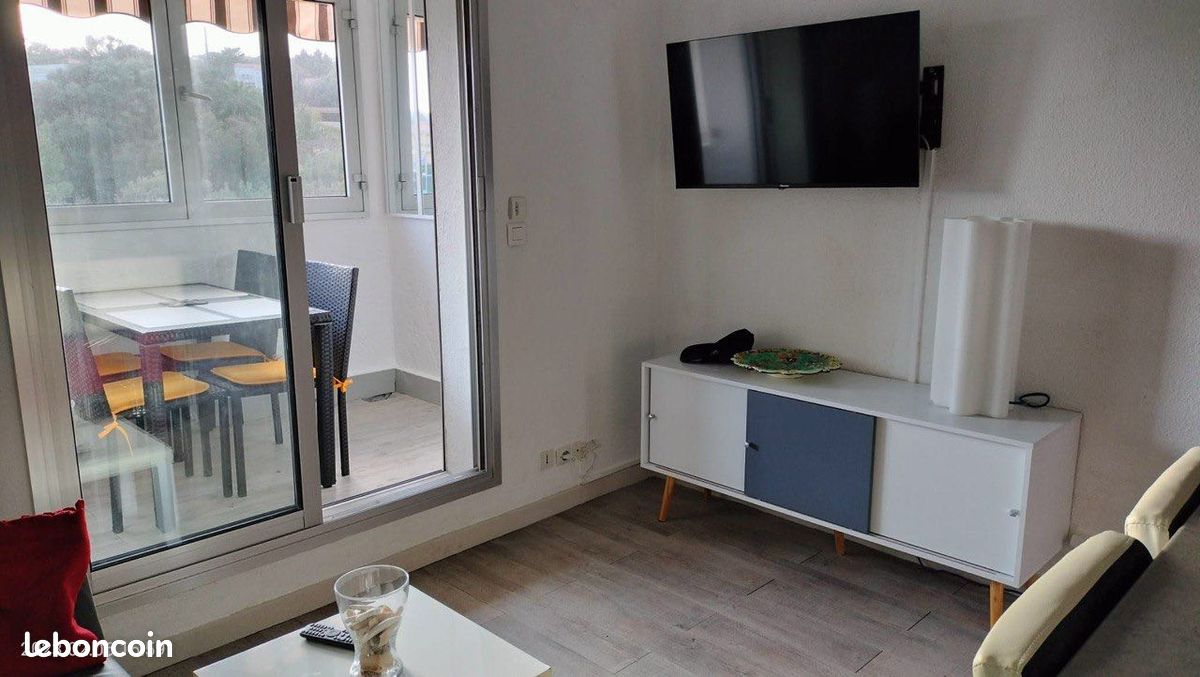 Entre ST-RAPHAEL et ST-TROPEZ, Studio pieds dans l'eau, à partir de 500E semaine (image 5)