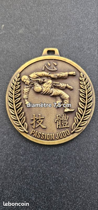 MÉDAILLE FRAPPÉE JUDO 32 MM - MF3007