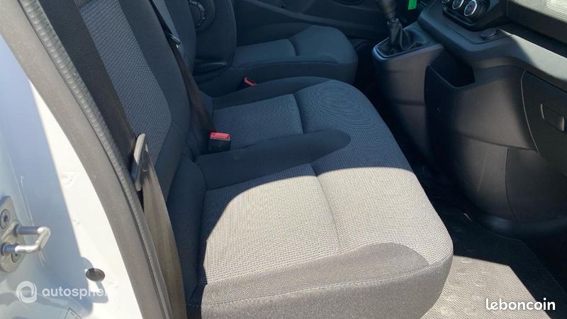 Renault Trafic Véhicule utilitaire ou Société L1H1 3T 2.0 Blue dCi 130ch Confort (image 15)