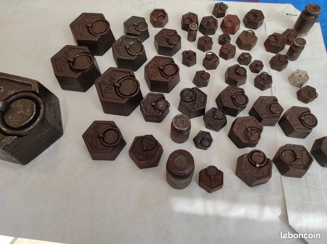 GROS POIDS DE 10 KILO plus LIVRAISON POSSIBLE CHARTRES le poids Lot 49 poids en fonte pour déco collection balance poids pour balance bascule agricole prix du lot 37 euros JE DISPOSE POIDS LAITON (image 9)