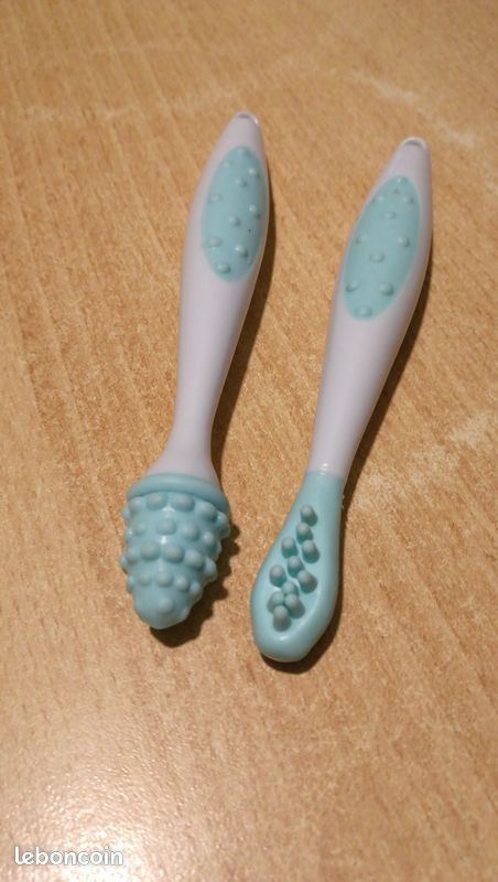 Anneau de dentition et brosses de massage gencives (image 2)