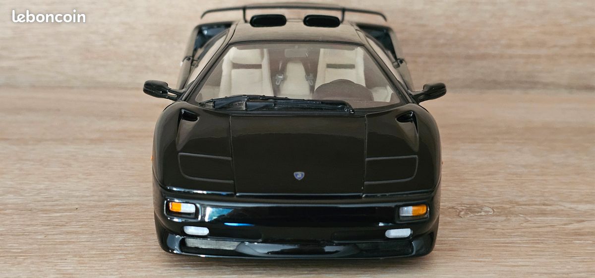 Lamborghini Diablo AUTOart échelle 1/18 - Modèle Réduit En Métal, Ref 70081, état Neuf