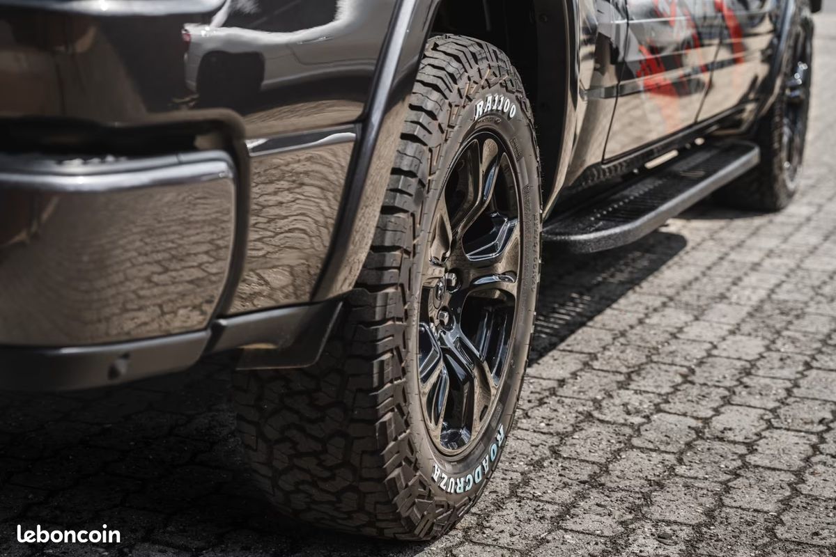 Dodge RAM 1500 Laramie eTorque GPL 5.7 V8 HEMI 401 ch 4x4 – Harman Kardon – Pano – 360° (image 13)