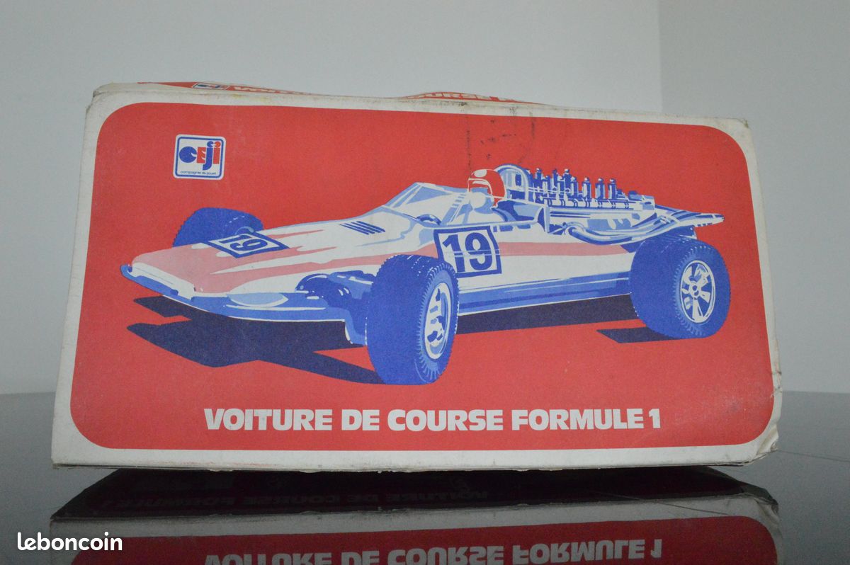 Voiture F1 Joustra – Tôle – Fabrication Française – Design XXe – France N3070