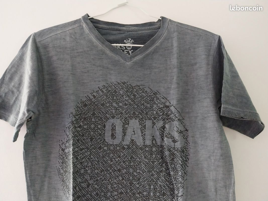 T-shirt (image 2)
