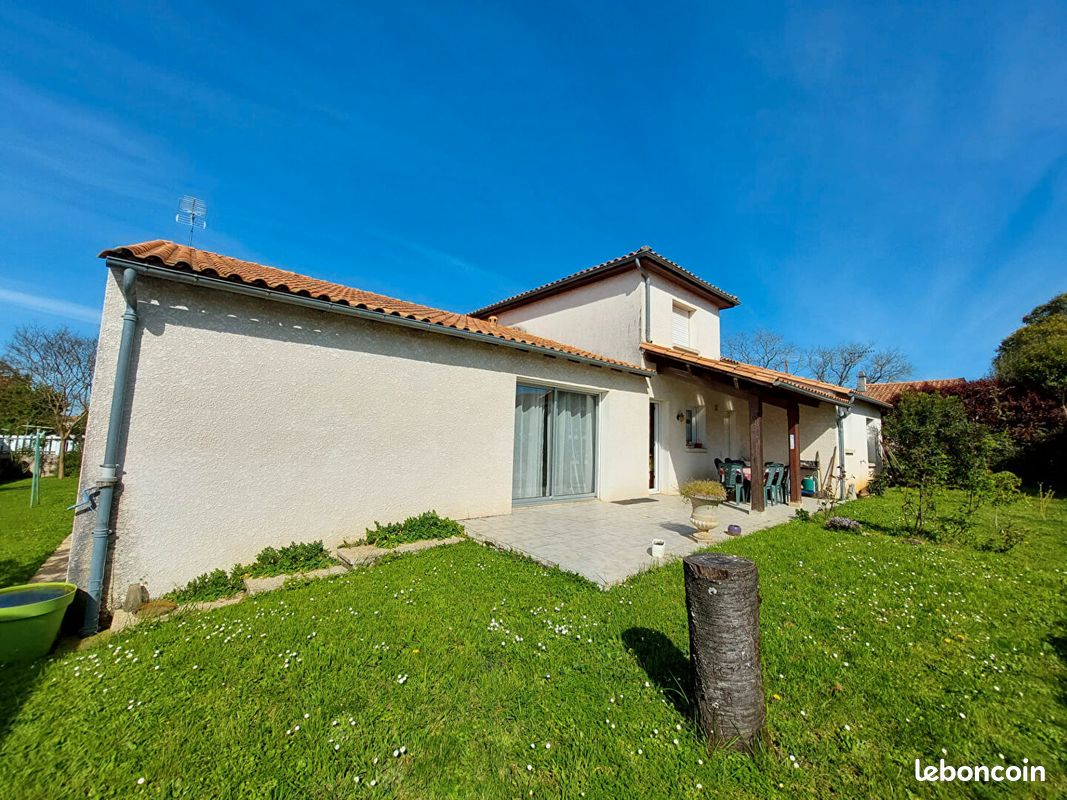 Maison 6 pièces 172 m² · à Niort · 172 m² · 300 000 €