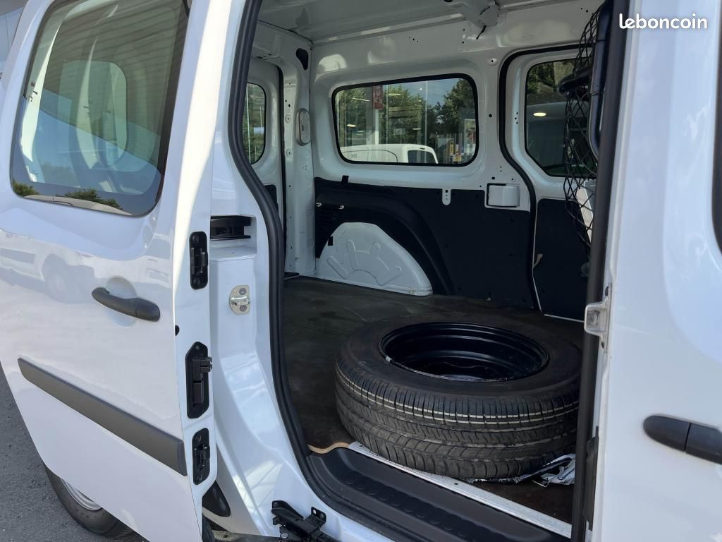 RENAULT KANGOO MAXI 1.5 DCi 95ch BVM6 vitré (image 13)