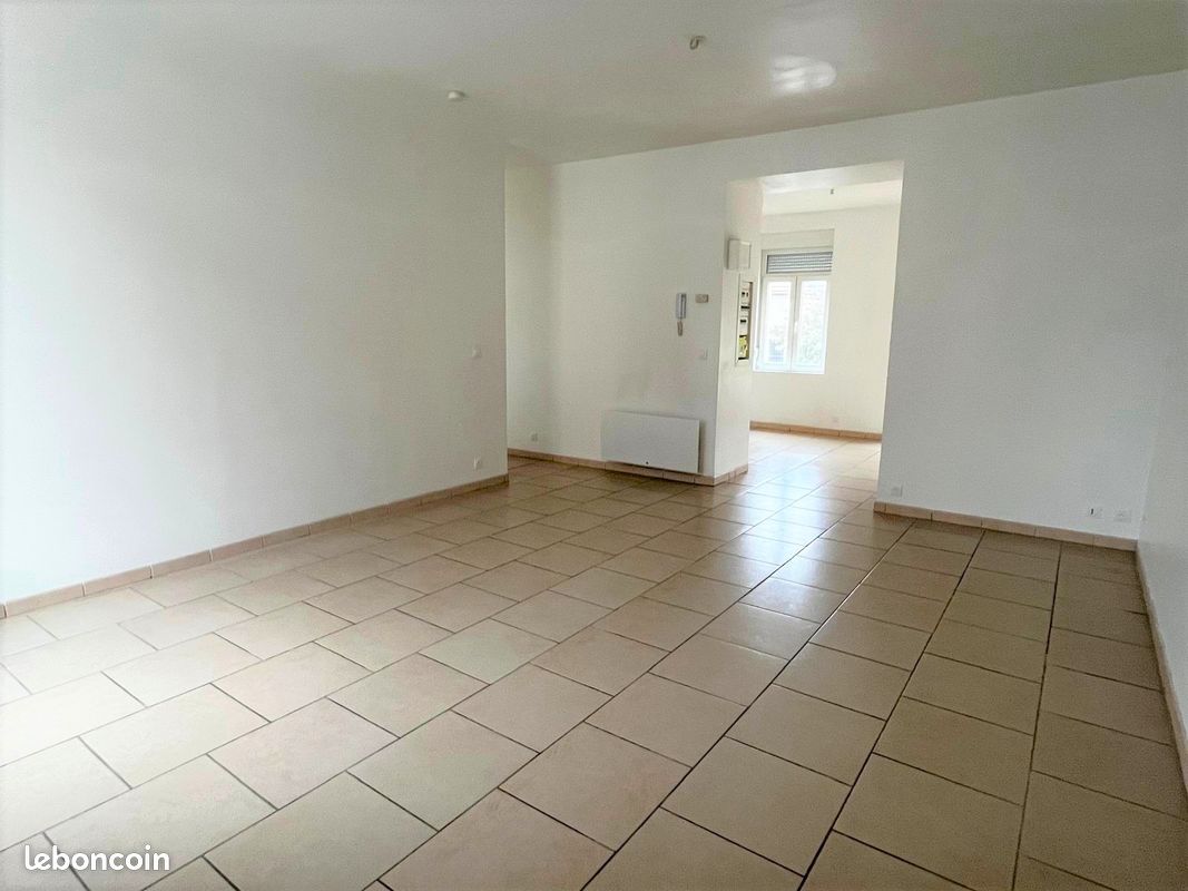 Appartement 3 pièces 72 m² · à Aubencheul-au-Bac · 72 m² · 675 €