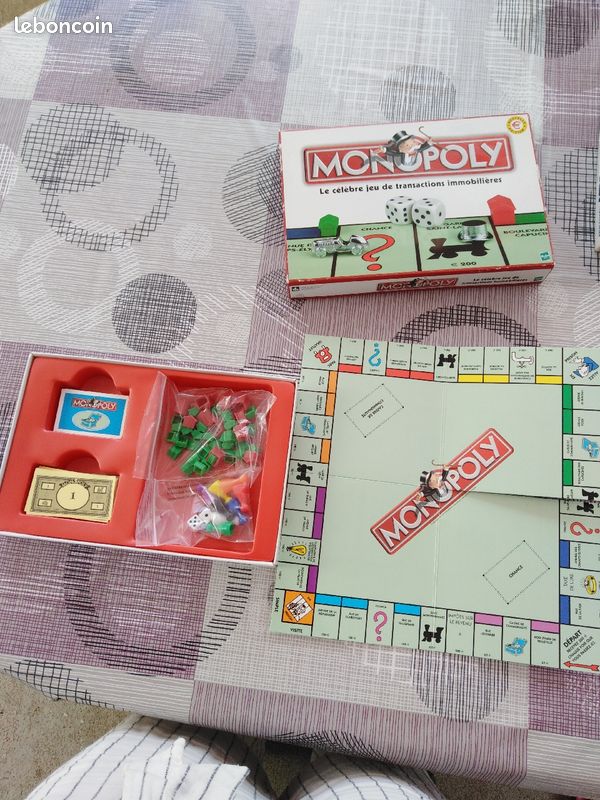 Jeu de société "Monopoly" format réduit (image 4)