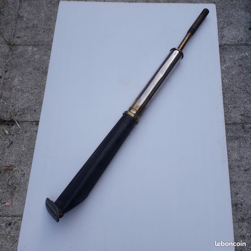 Aspirateur a piston ANTIQUE (image 9)
