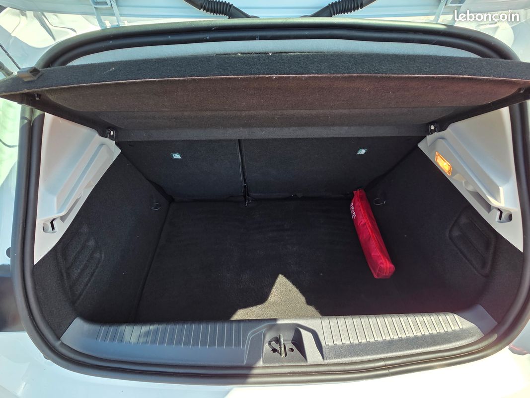 Renault Clio 1.0 L TCe 100 CH "Business" (image 6)
