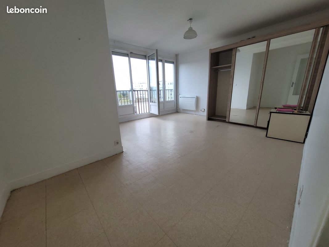 Appartement 1 pièce 32 m² · à Villiers-le-Bel · 32 m² · 70 000 €