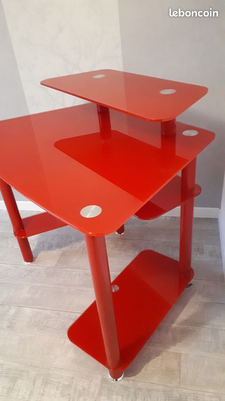 Bureau rouge (image 2)