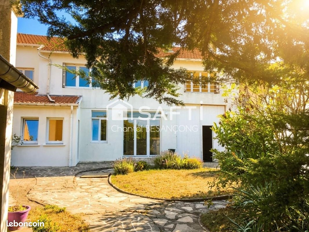 Maison 8 pièces 192 m² · à Chambrey · 192 m² · 178 000 €