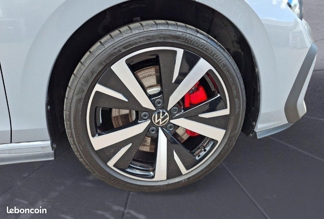 Volkswagen Golf GTE 272 BLACK STYLE (20KW) HYBRIDE RECHARGEABLE / CAMÉRA 360° AFF TETE HAUTE REGU... (image 7)