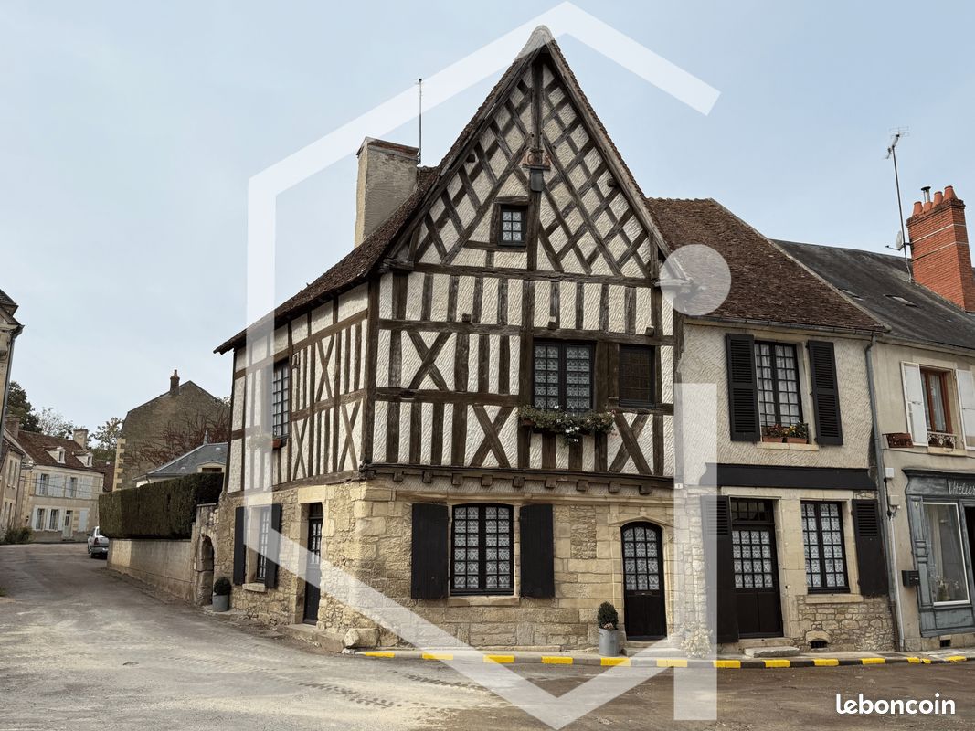 Maison 6 pièces 172 m² · à Donzy · 172 m² · 160 000 €