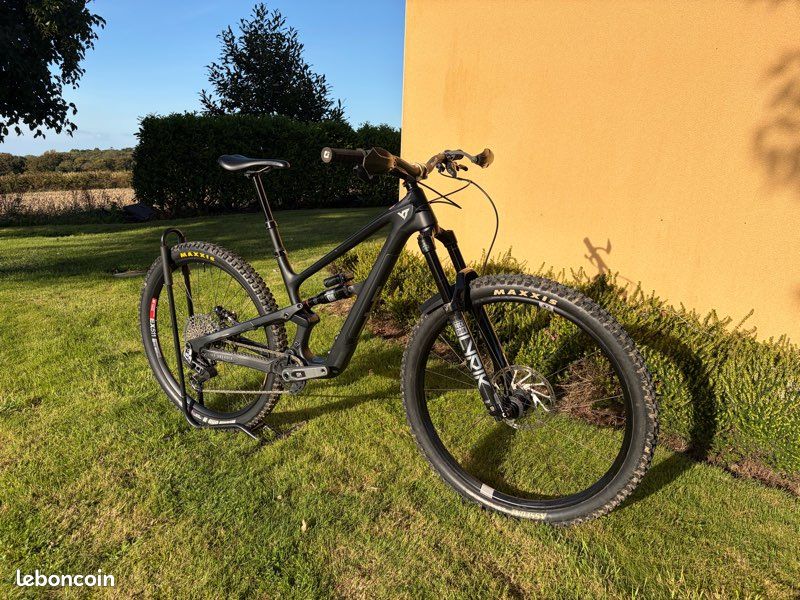 YT jeffsy core 2024 Vélos