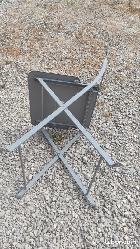 Chaise pliante métal grise (image 3)