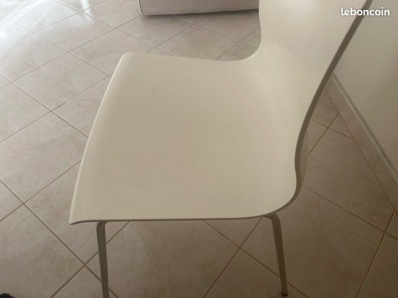 Table de salle à manger avec 6chaises IKEA (image 11)