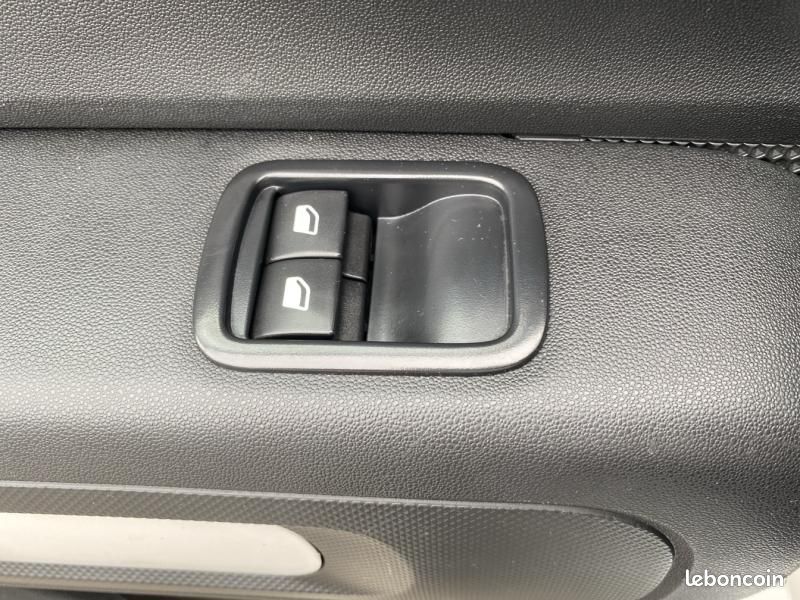 Citroen C3 1.2 PureTech 83ch S&S YOU (image 21)