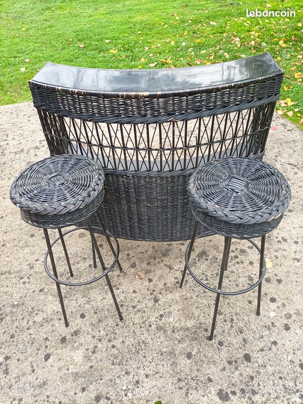 Bar vintage osier tressé avec 2 tabourets (image 1)