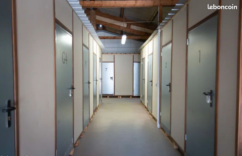 Local commercial 1 pièce 1 m² · à Longèves · 1 m² · 61 €