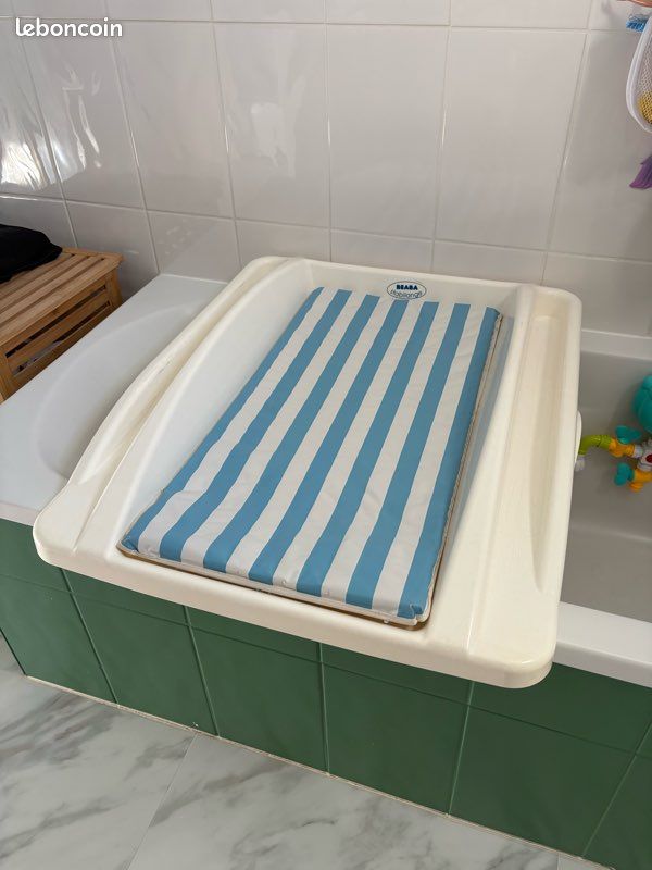 Plan à langer pour baignoire (image 1)